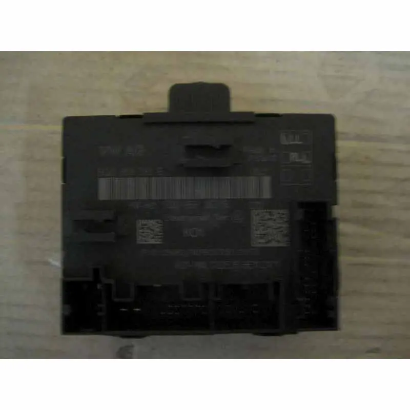 řídící jednotka dveří levá přední ŠKODA Superb III 3V05Q0959393E Časově Omezené