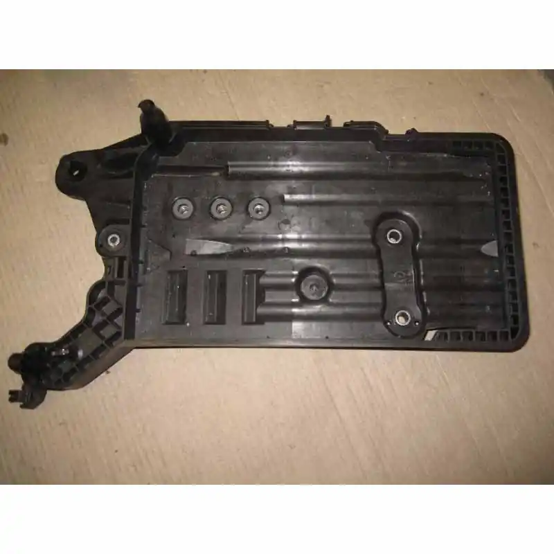 Nejprodávanější držák akumulátoru VW Tiguan 5NA 2016->5QF915331A5QF915321A