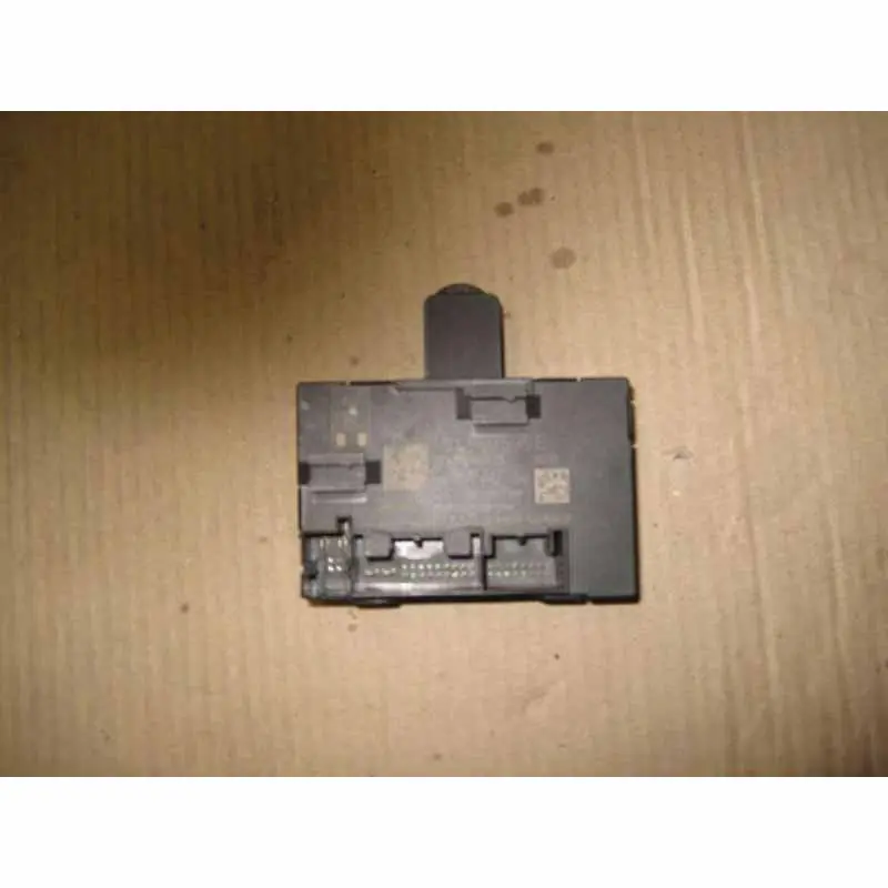 Super Cena řídící jednotka zadních dveří levých/pravých VW Passat B8 3G05Q4959595E