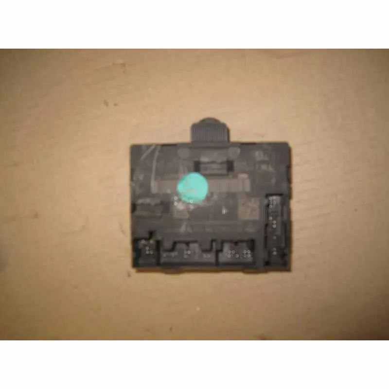 Vrácení Zdarma řídící jednotka dveří levá přední ŠKODA Superb III 3V0 5Q0959393E - anglický model