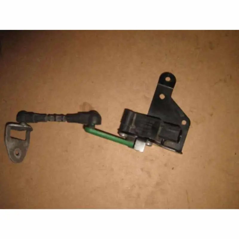 Doprava Zdarma čidlo úrovně podvozku zadníŠKODA Octavia III 5E05Q0512521E