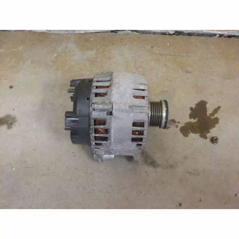 alternátor VW Passat B7 3AA 1.4 TSI03C903023T Novinka