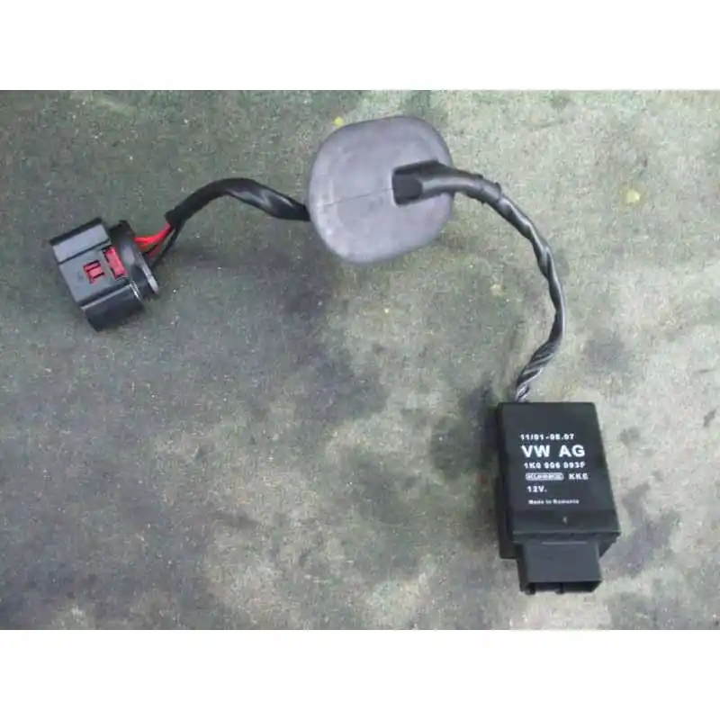 Tovární Cena řídící jednotka čerpadla nádrže ŠKODA Yeti 5L01K0906093F