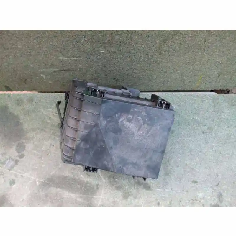 Vysoce Kvalitní VW Touran lift 2007 pojistková skříň