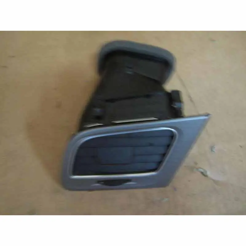 výdech ventilace levý VW Golf VII 5G05G1819703H - dark rhodium Rychlé Dodání