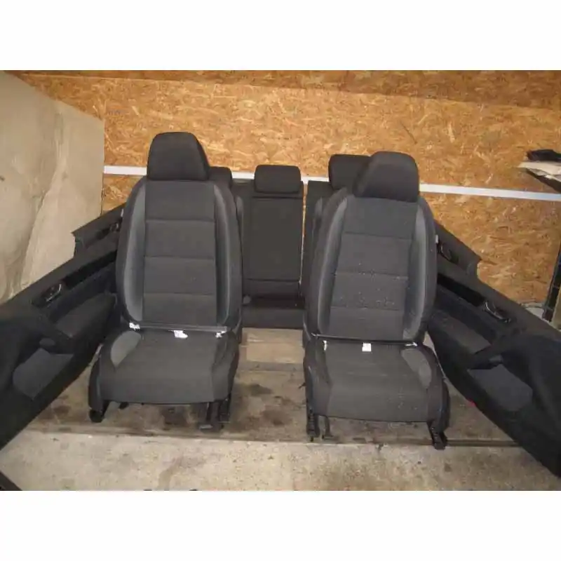 Aktuální interiér - přední sedadla vyhřívaná VW Golf VI HB 5K0