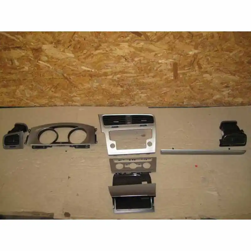 Akční Cena dekorace palubní desky + výdechy ventilace VW Golf VII 5G0