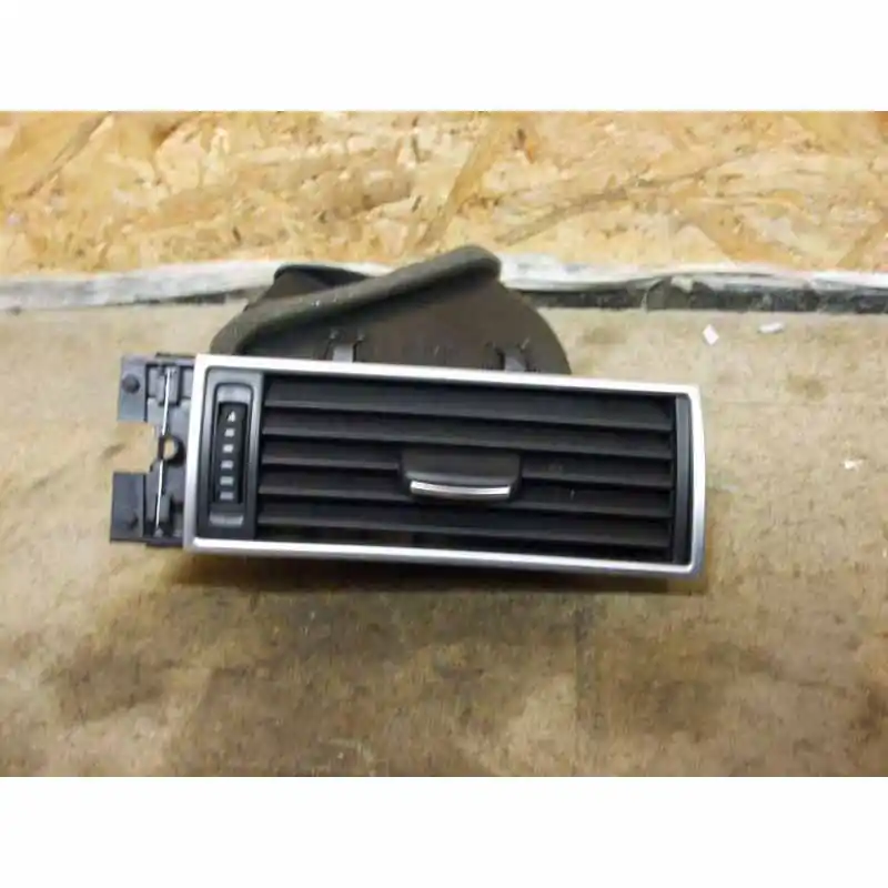 výdech ventilace pravý AUDI A6 RS64F1820902D Nakupujte Hned