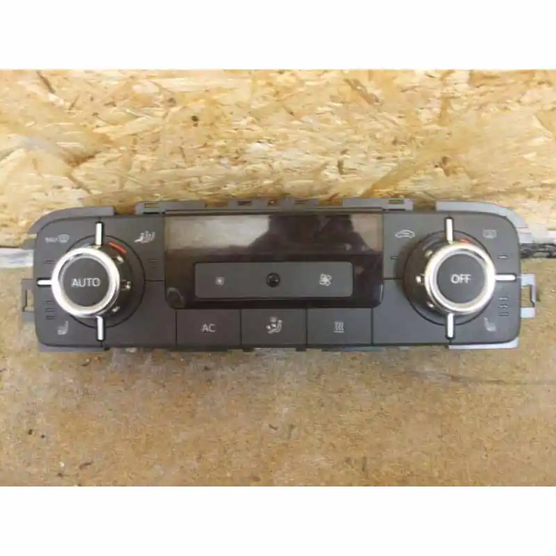 Značkový klimatronic VW Touareg 7P07P6907040Q