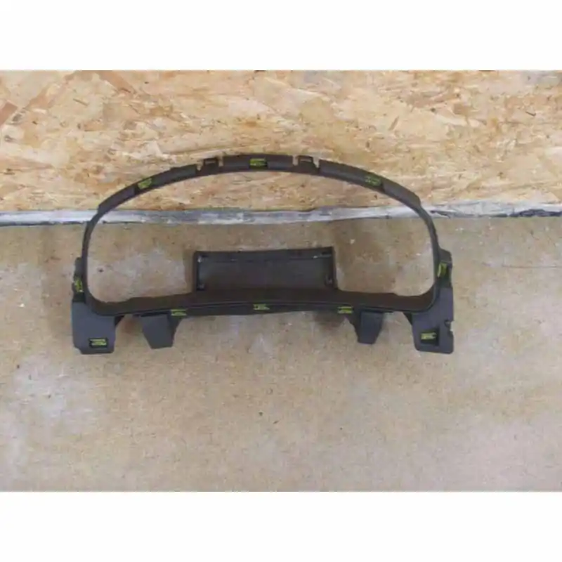 Značkový rámeček přístrojů VW Touareg 7P67P1857053