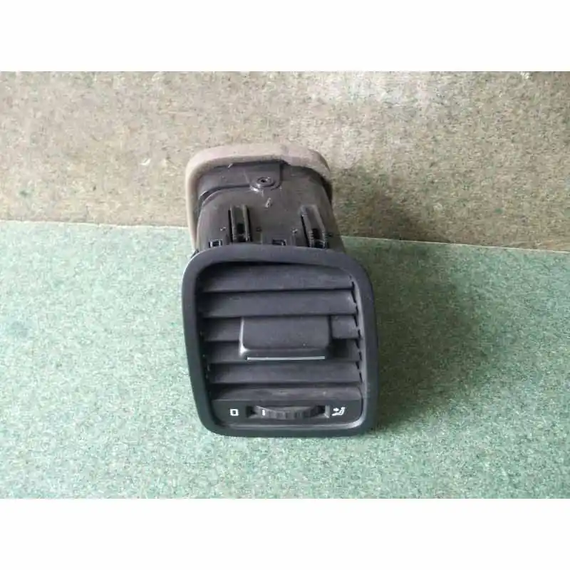 výdech ventilace pravý ŠKODA Yeti 5L05L0819702 Aktuální