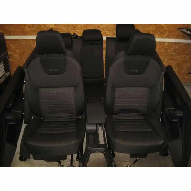 Tovární Cena interiér - všechna sedadla vyhřívaná, středový tunel ŠKODA Octavia III 5E0 Scout combi