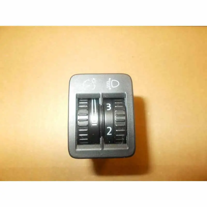 Sleva regulátor osvětlení VAG3AA941333