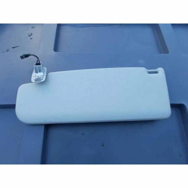 Cenový Hit sluneční clona pravá VAG1K08575522F4