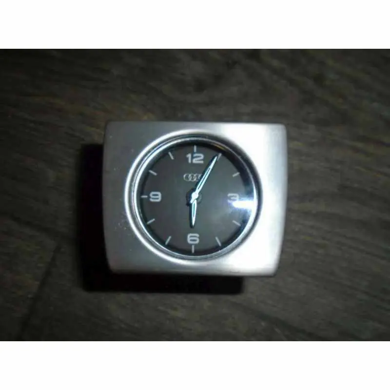 Aktuální hodiny do palubní desky AUDI A8 4H04H0919204H
