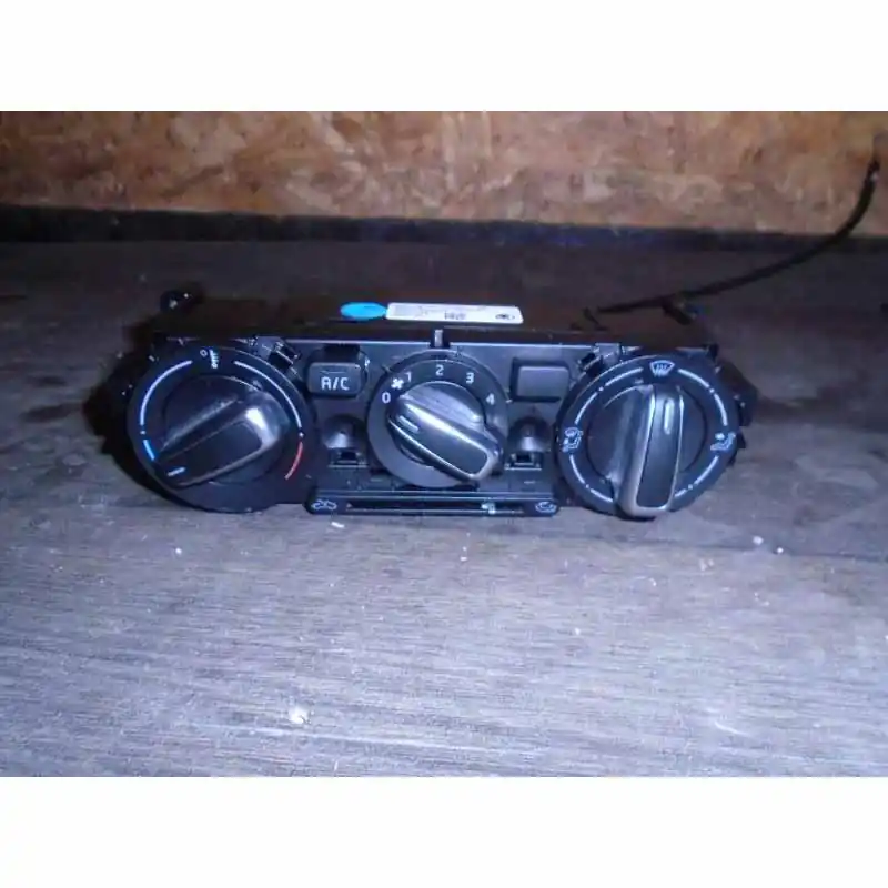 Hit Sezóny ovládání topení a klimatizace ŠKODA Citigo 1S01ST820045N