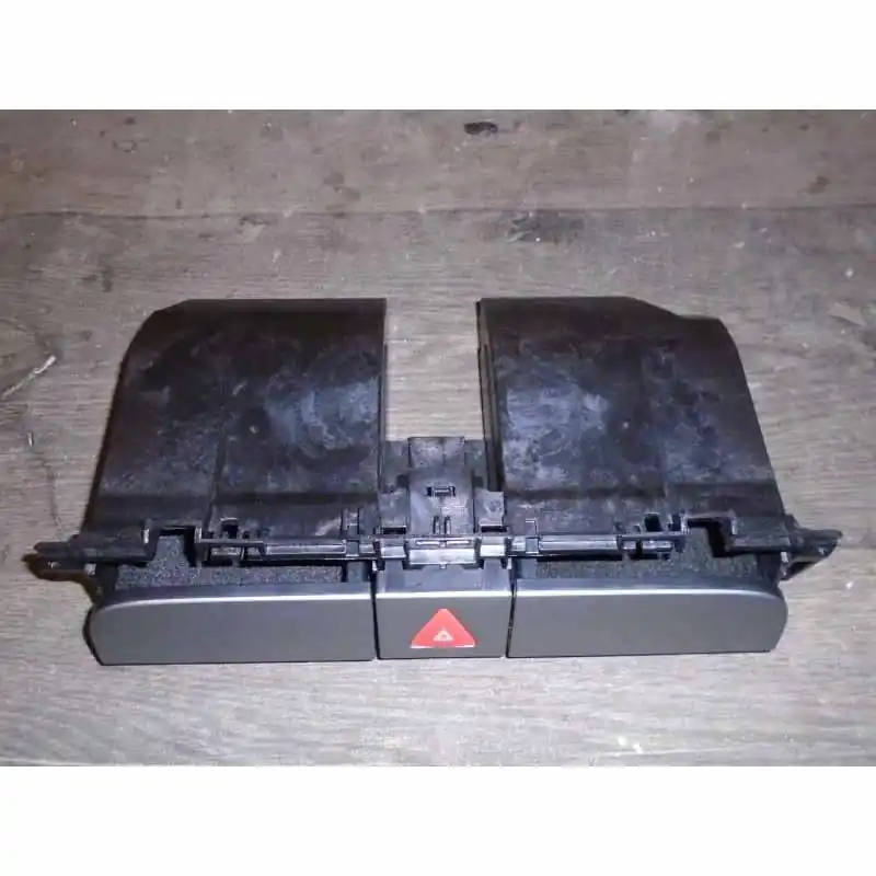 Akční Cena odkládací přihrádka + spínač výstr. světel VW Passat B6 3C03C0858407K 3C0858341H/342 45T