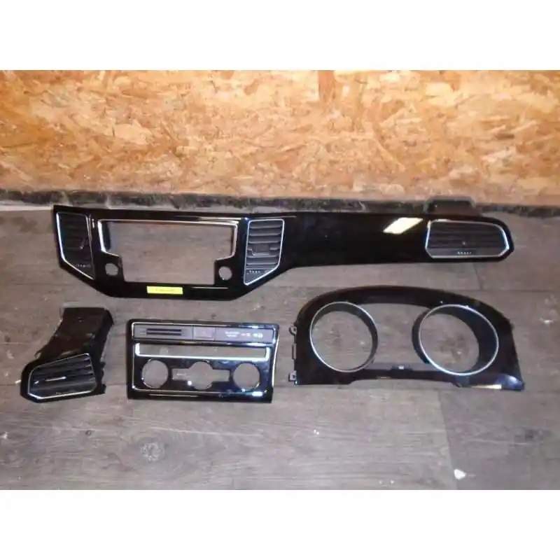 Cenová Bomba dekorace palubní desky + výdechy ventilace VW Golf Sportsvan 510517858061517857189A