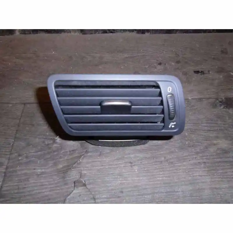 výdech ventilace pravý VW Passat B6 3C03C1819702E3C1819702F1QB Značkový