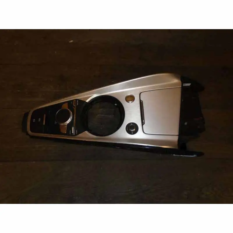 Dokud Zásoby Vydrží rámeček řadící páky + popelník + ovládání MMI AUDI TT 8S0 2015-8S1863242D - poškrábaný