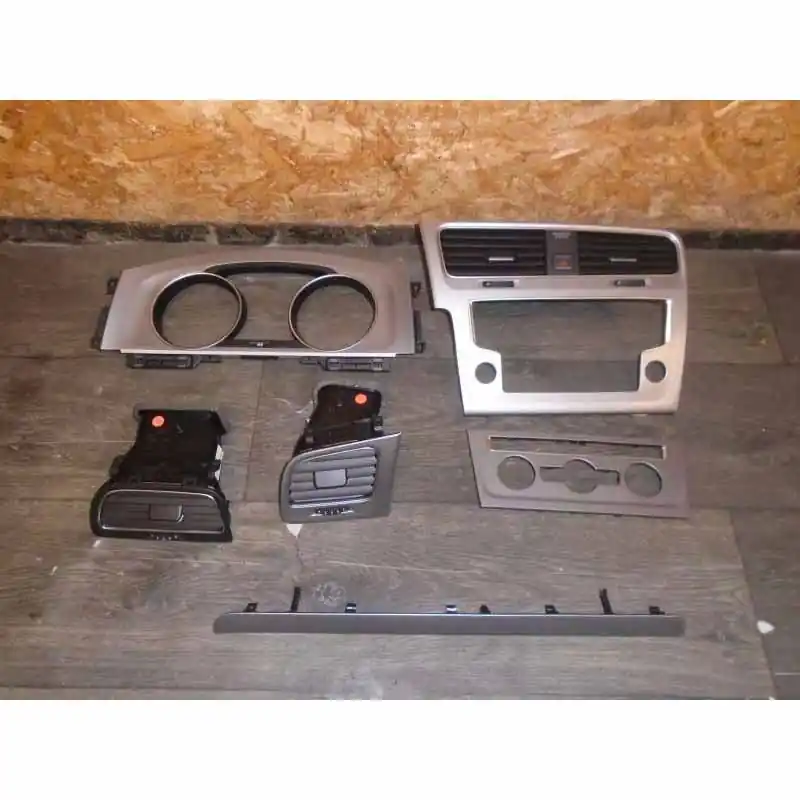 Akční Cena dekorace palubní desky VW Golf VII 5G05G1863100G5G1819743