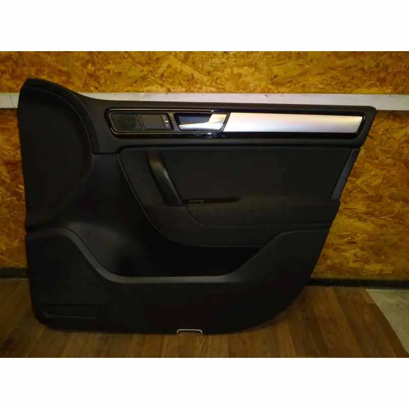 Akční Cena tapecírunk dveří přední pravý VW Touareg 7P07P1867012BMY0V