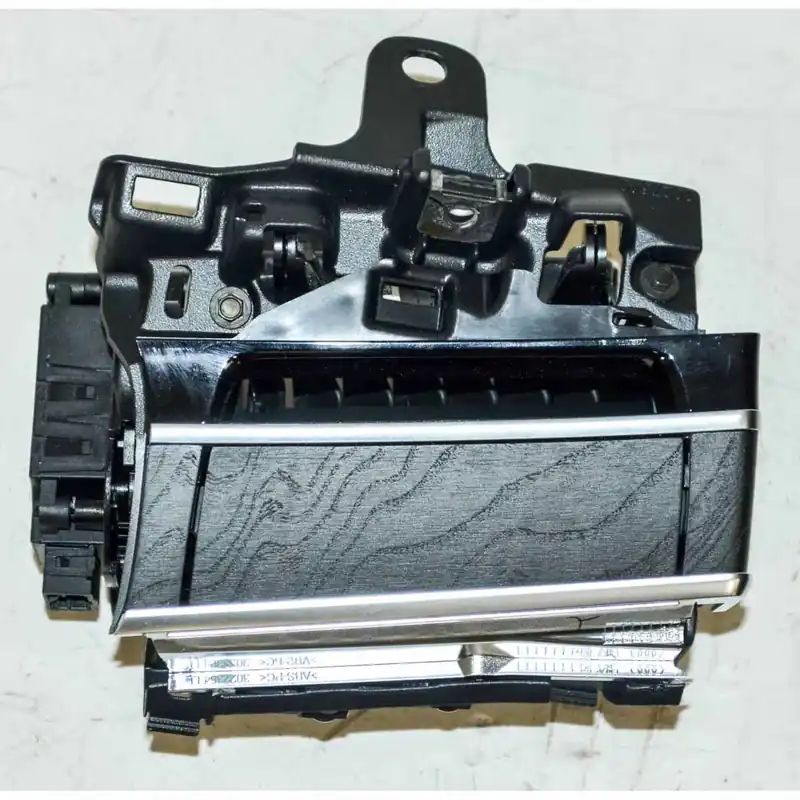 výdech ventilace levý + dekorace palubní desky AUDI A8 4N0 4N1857211D2YA4N182090118S Finální Výprodej