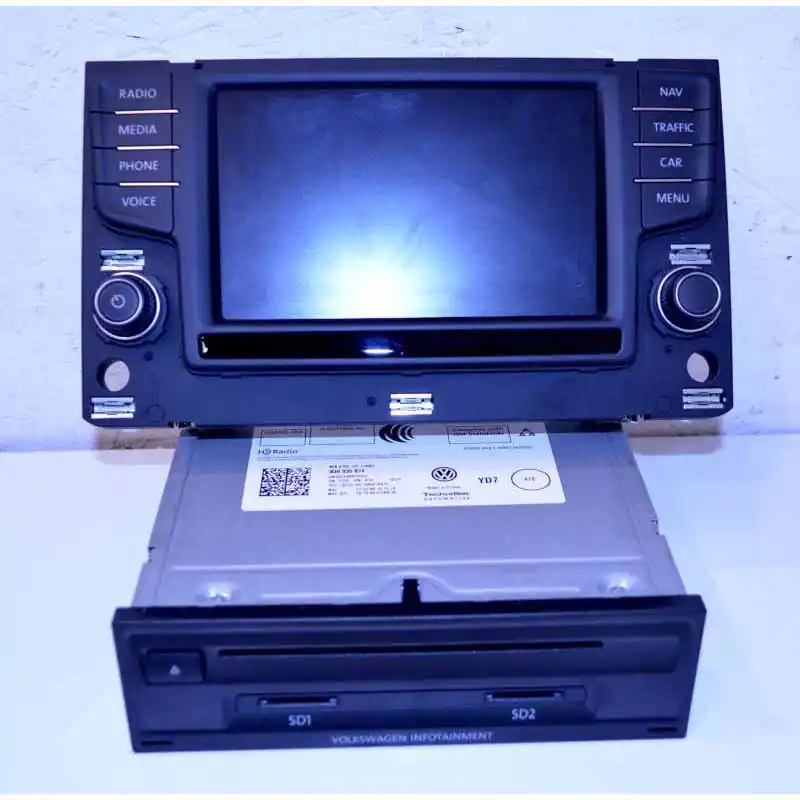 Akce rádio + navigace (řídící jednotka a display) VW Passat B8 3G0 3G0919605D 3Q0035874 - pošk.
