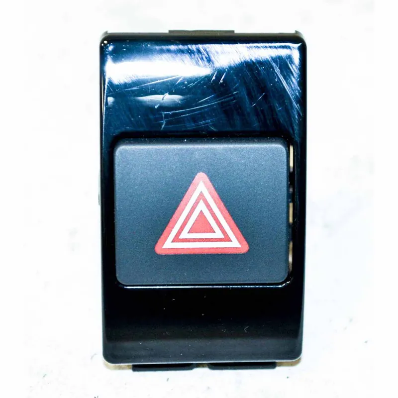 Značkový spínač výstražných světel AUDI A6 4G04G09415095PR - lehce poškrábaný