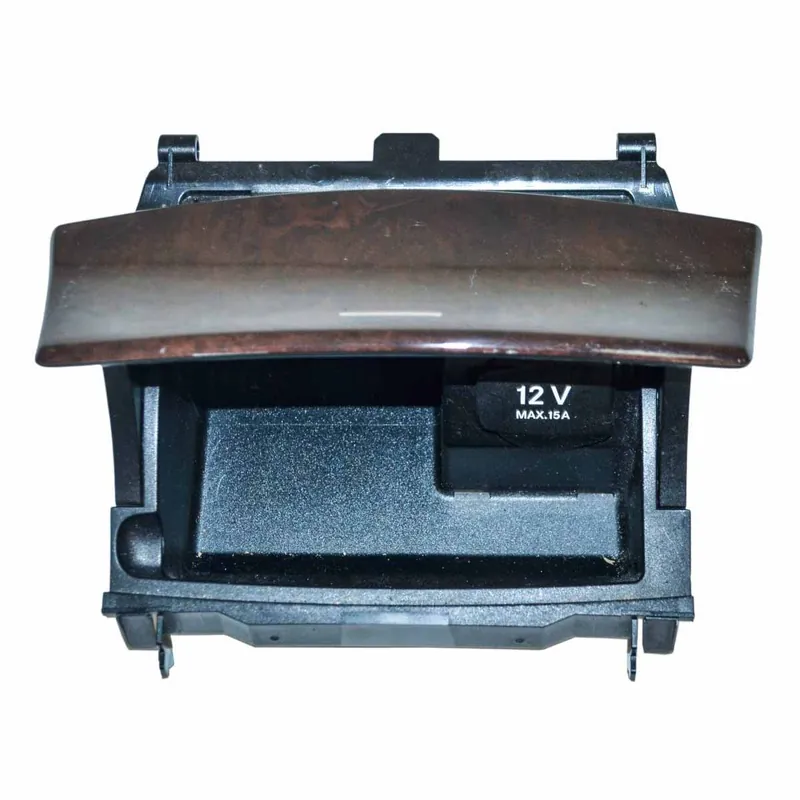 Ověřený popelník MERCEDES-BENZ C (W203) liftA2036805250A2036804750 - lehce poškrábaný