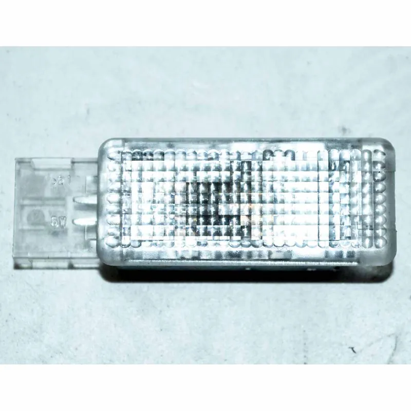 Nejprodávanější osvětlení prostoru nohou - nožní světlo VAG6L09475656L0947415A