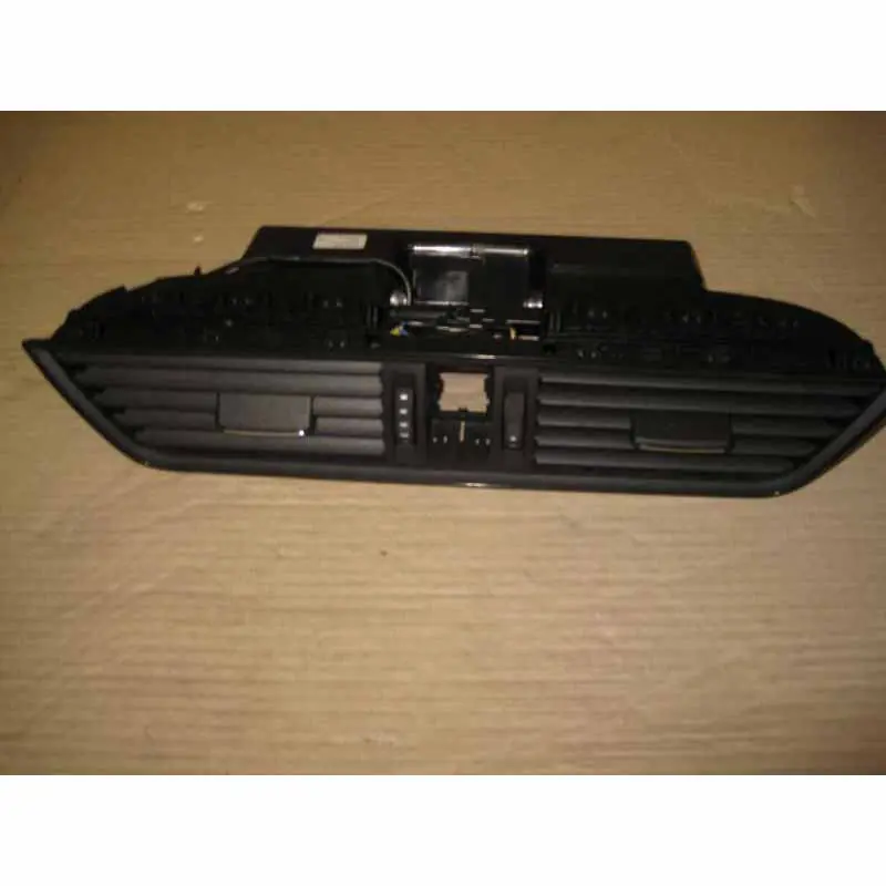 výdechy ventilace střed - černé ŠKODA Superb III 3V03V0820951B Odeslání Ihned