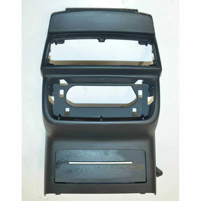 zadní kryt středového tunelu AUDI Q7 4M04M0864147A6PS Oblíbený