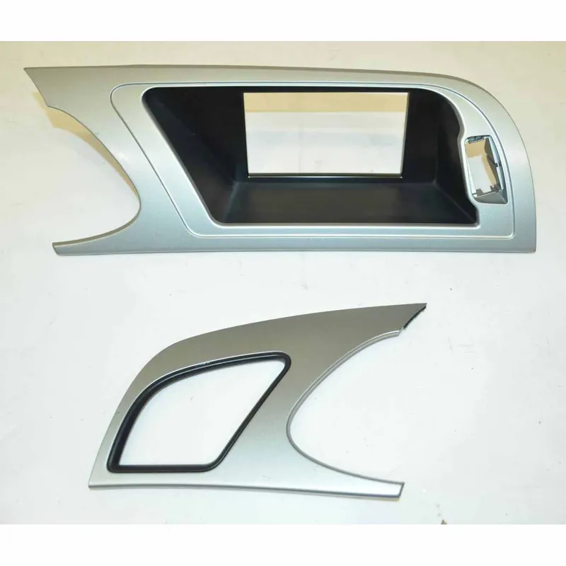 dekorace palubní desky AUDI A4 8K08K1857186D - poškrábaná Nová Kolekce