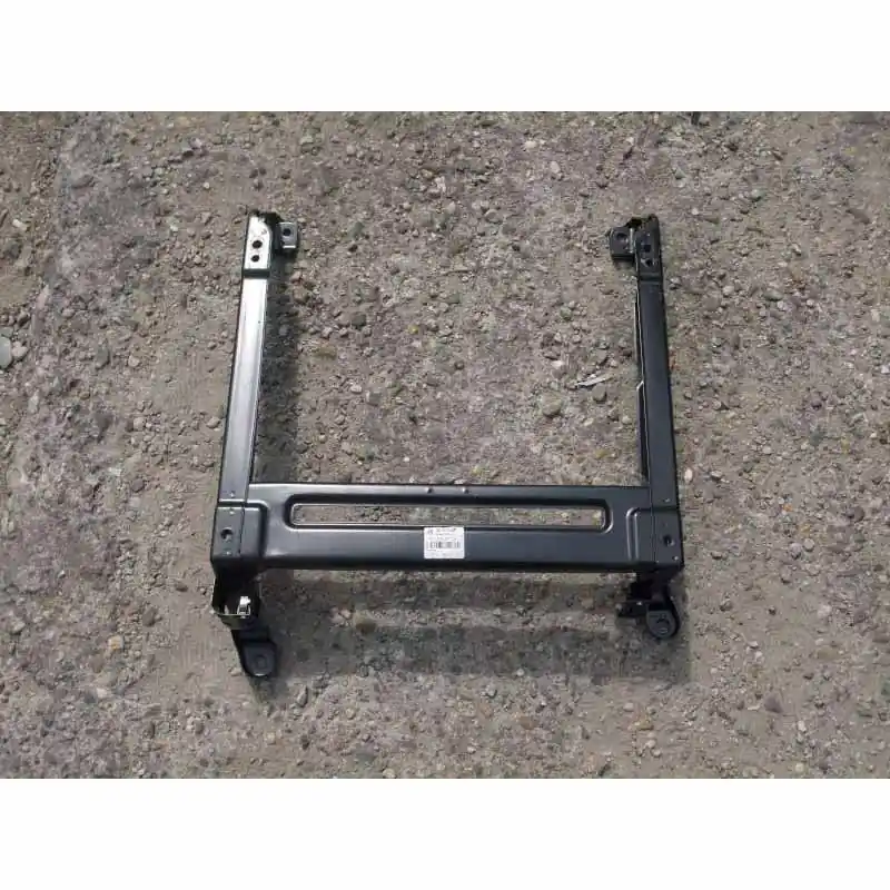 Aktuální konzola - držák sedadla levý přední AUDI Q7 4L07L0881677G