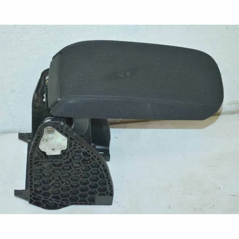 Finální Výprodej loketní opěrka - látka ŠKODA Superb II 3T0 (lift)3T0864207D/E - lehce znečištěná