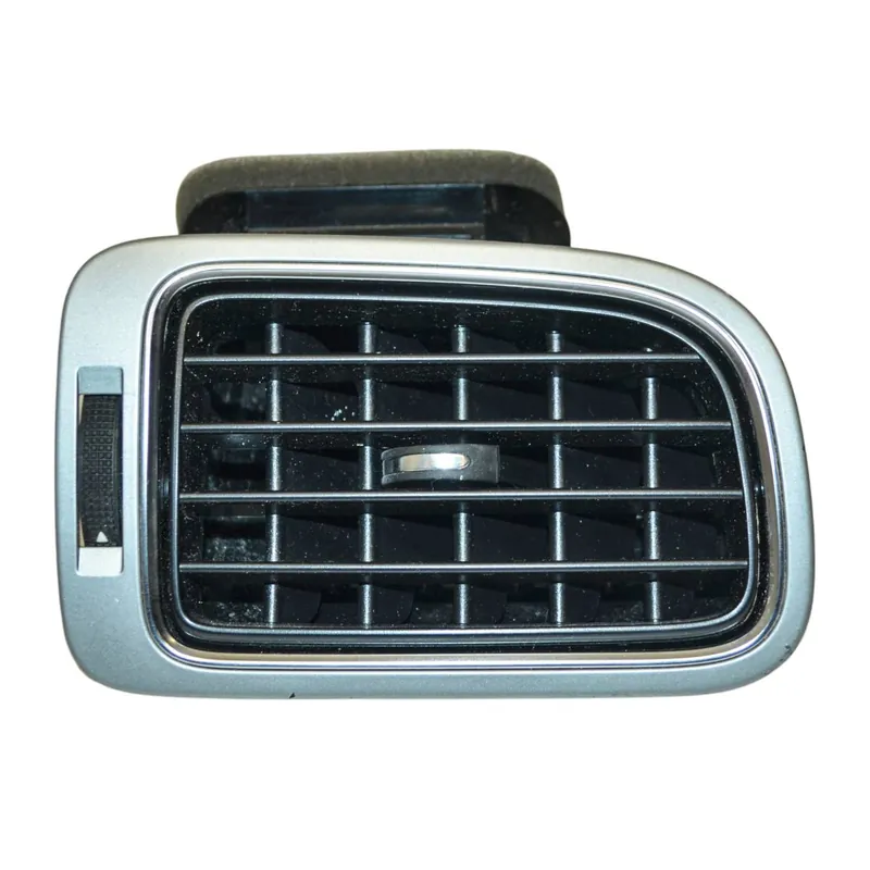 výdech ventilace pravý VW Polo 6C06C0819704AAMY - lehce poškozený Sezónní Sleva