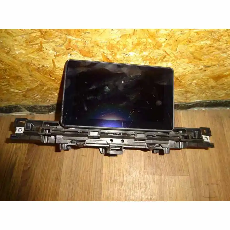 Výprodej display AUDI A4 8W08WD919604 - poškozený