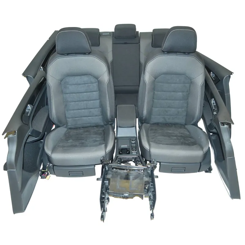 Aktuální interiér - látka/alkantara, přední výhřev VW Golf VII 5G0 HB