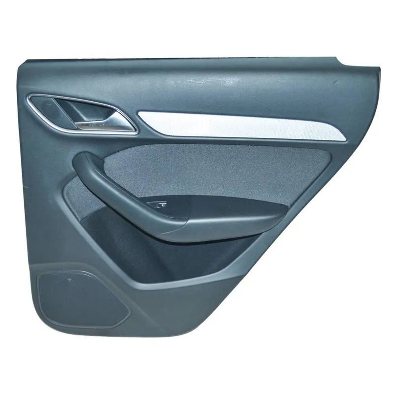 tapecírunk dveří zadní pravý AUDI Q3 8U08U0867306 - poškozený Časově Omezené