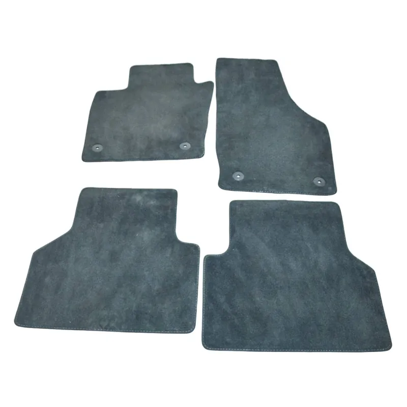 Cenový Hit koberce - sada 4 ks AUDI Q3 8U08U1863691/C8U0864450/BQA5