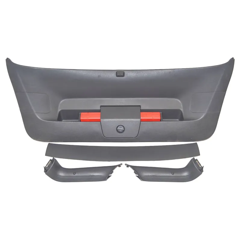 výplň zadních pátých dveří VW Golf VII 5G0 (lift) HB5G6867605E82V - poškozený držák Ihned K Objednání