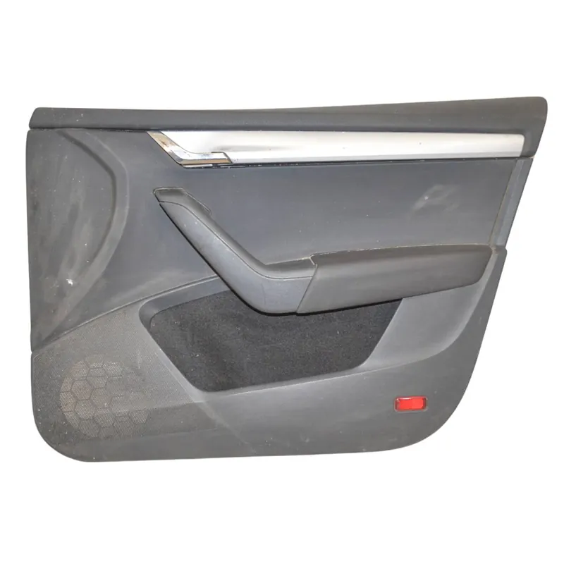 Zlevněný tapecírunk dveří pravý přední ŠKODA Octavia III 5E05E1867012