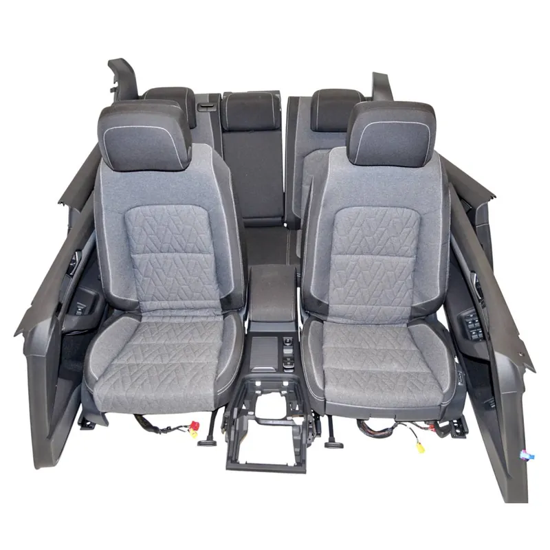 Autentický interiér - látka, přední výhřev VW Passat B8 3G0 lift combi