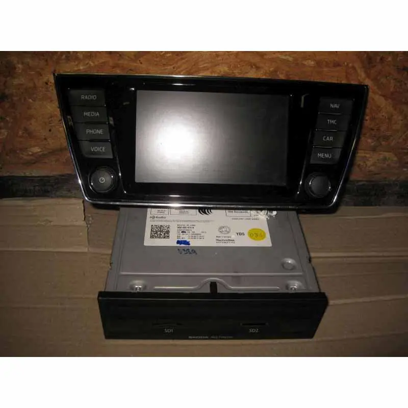 Značkový rádio + navigace (řídící jednotka a display) ŠKODA Fabia III 6V06V0919604C5Q0035874B