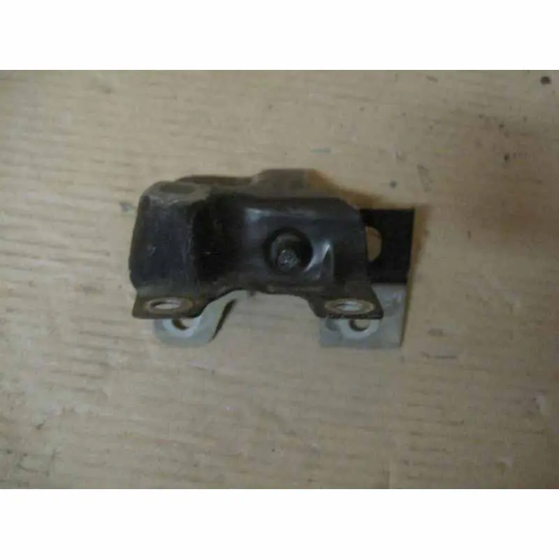 držák pravý ŠKODA Kodiaq 565565823402 565823172 Rychlé Dodání