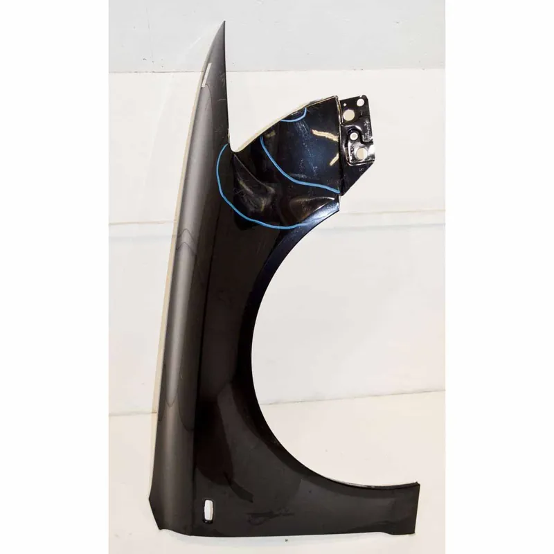 blatník přední pravý AUDI A6 4F0 2005-08 - poškozený Výhodná Nabídka