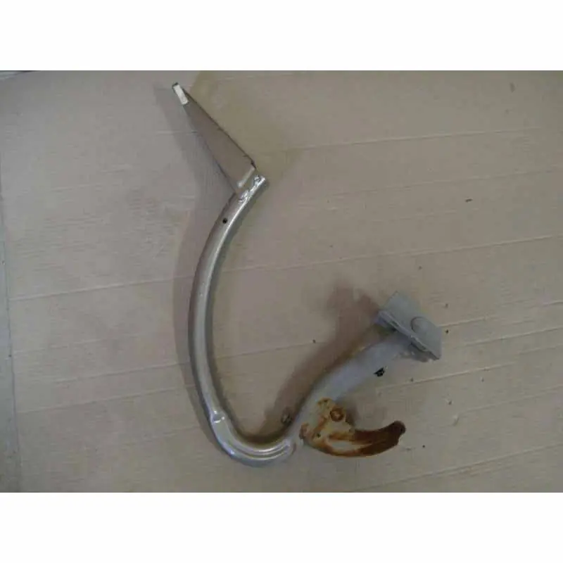 Zlevněný pant víka kufru pravý AUDI A8 4H0 10->4H0827300D4H0827300E