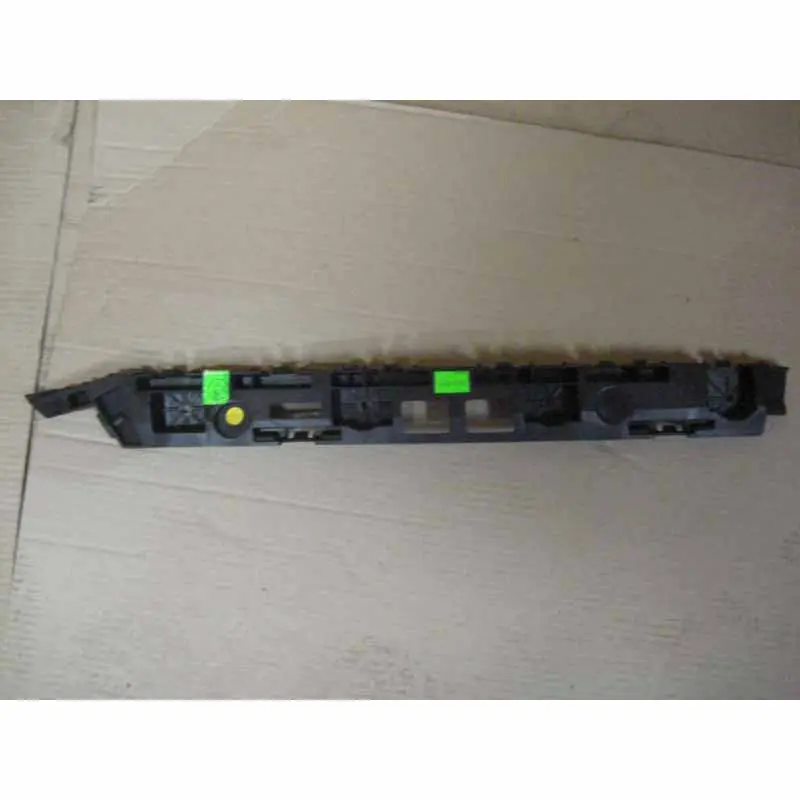 Sezónní Sleva držák zadního nárazníku levý ŠKODA Superb III 3V0 combi3V9807393