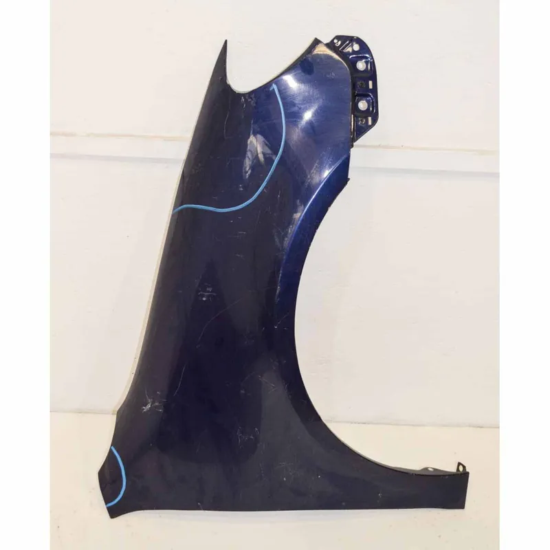 blatník přední pravý VW Golf VI 5K0 combi 2010-14 - poškozený Hit Sezóny